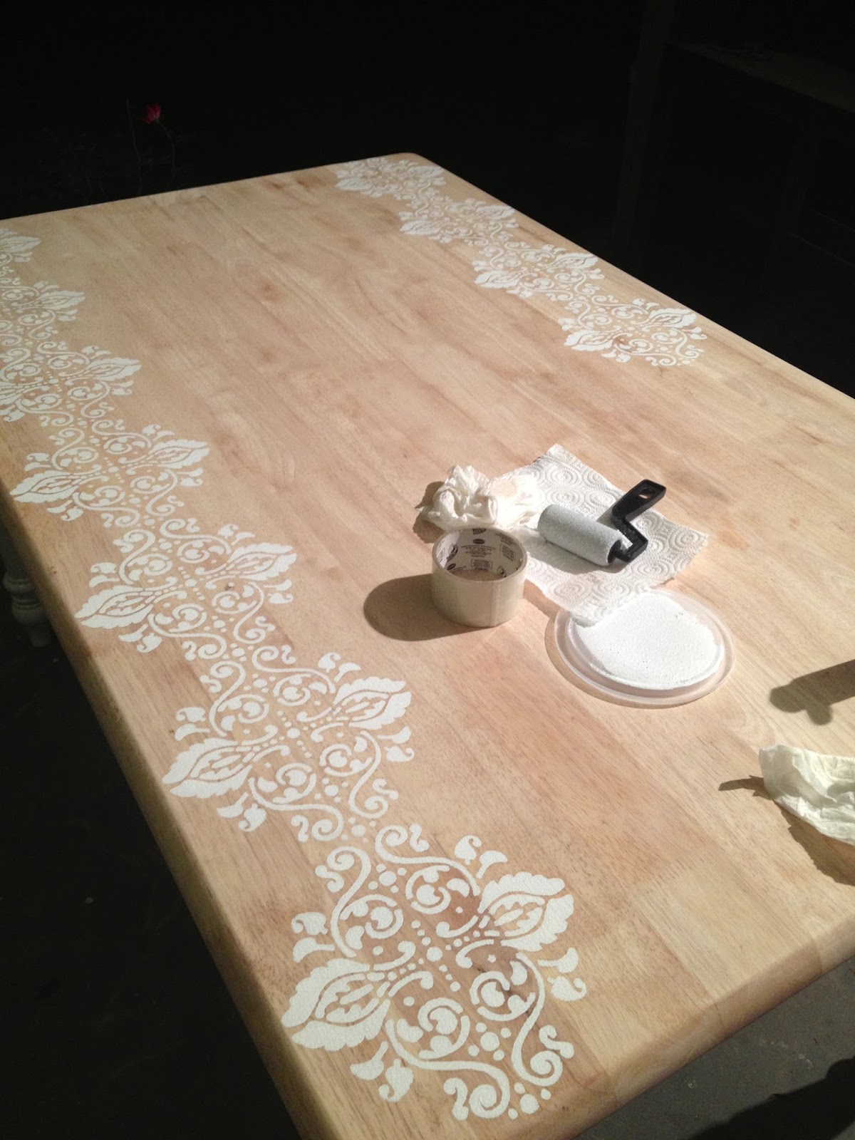 Ramblings of a Heart Momma DIY Stenciled Table Top