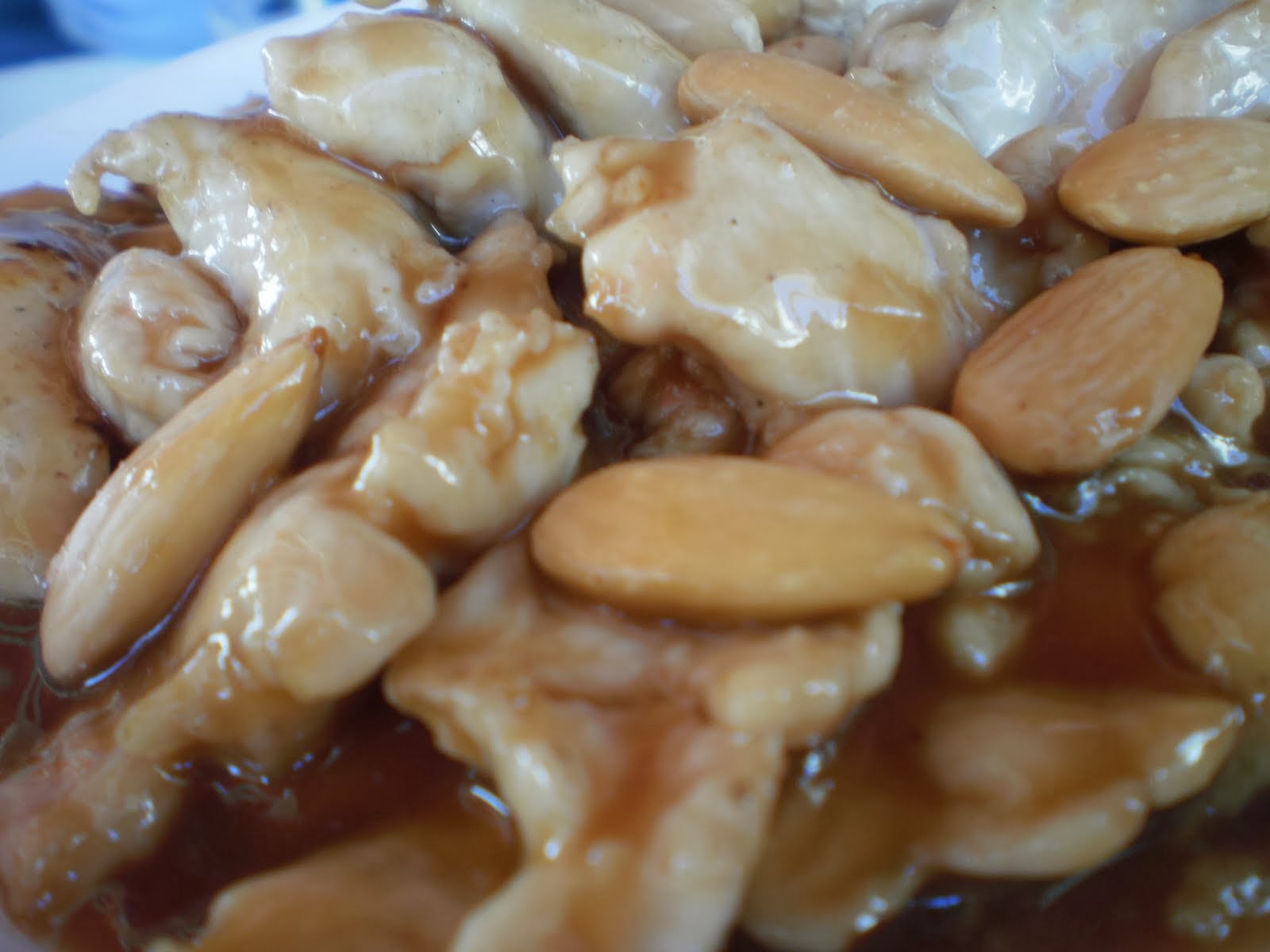 Pollo Con Almendras