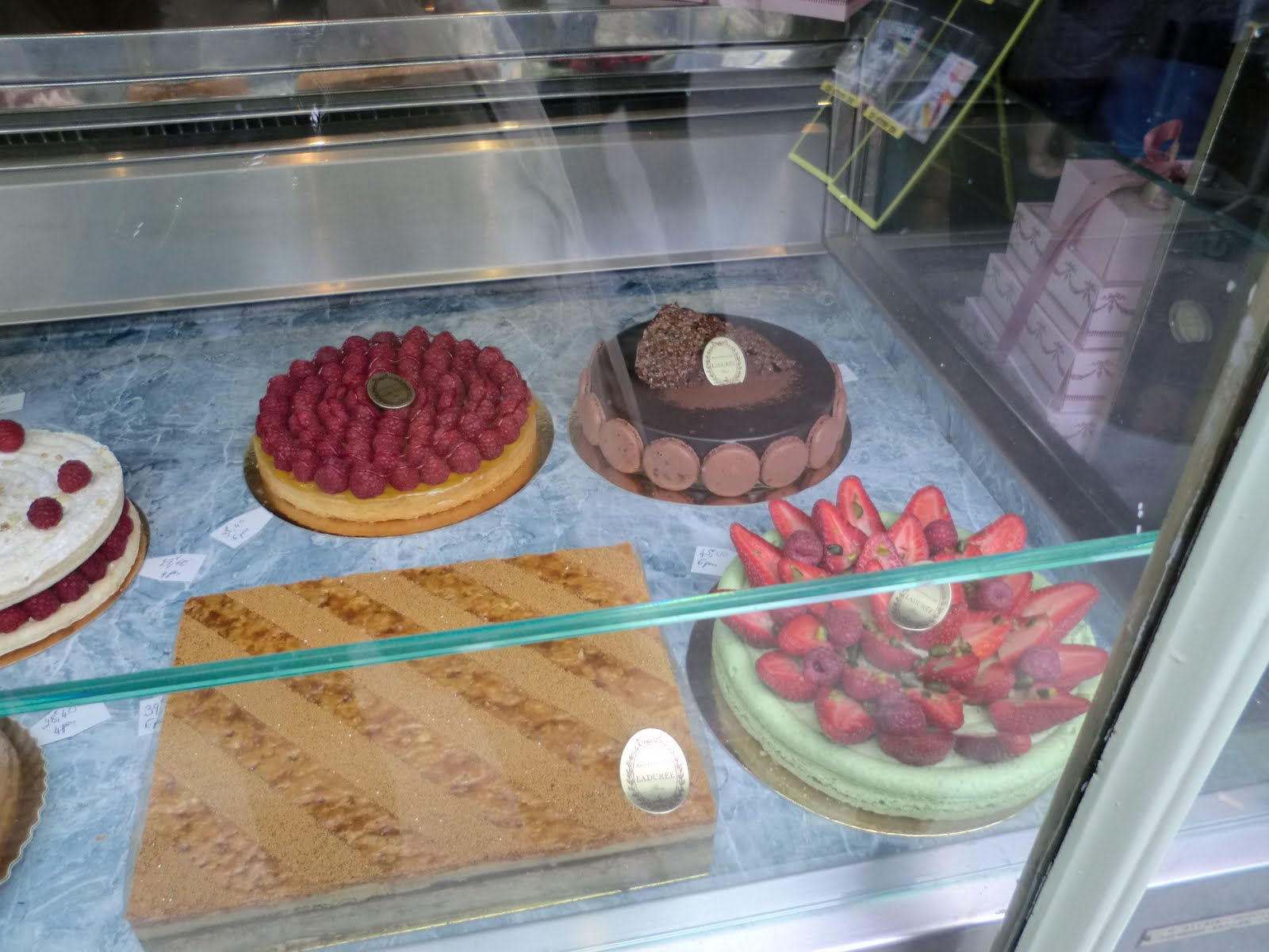 Uncasual Pâtisserie Bakeries in Paris