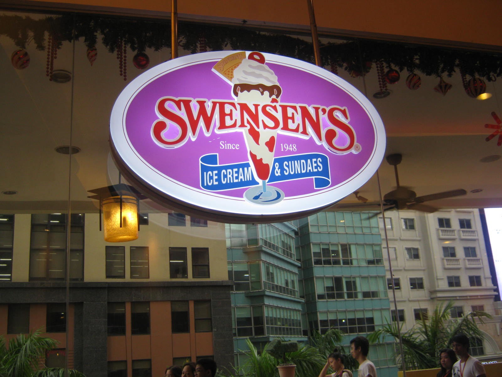 Swensen's Ice Cream and Sundaes Kids' Heavenly Treats Wazzup