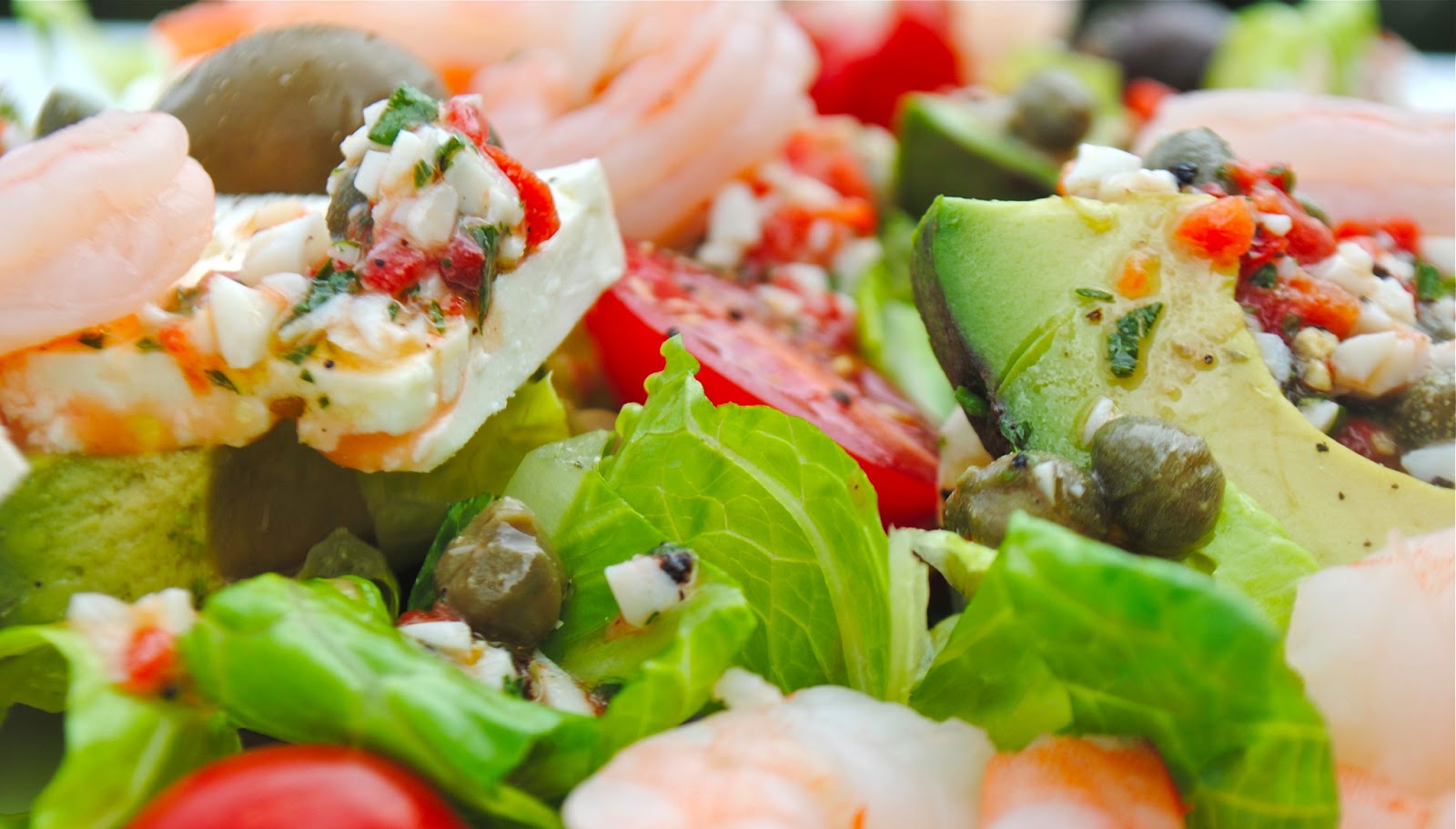 Recipe Doodle GREEK SALAD WITH AVOCADO, SHRIMP AND CAPER VINAIGRETTE