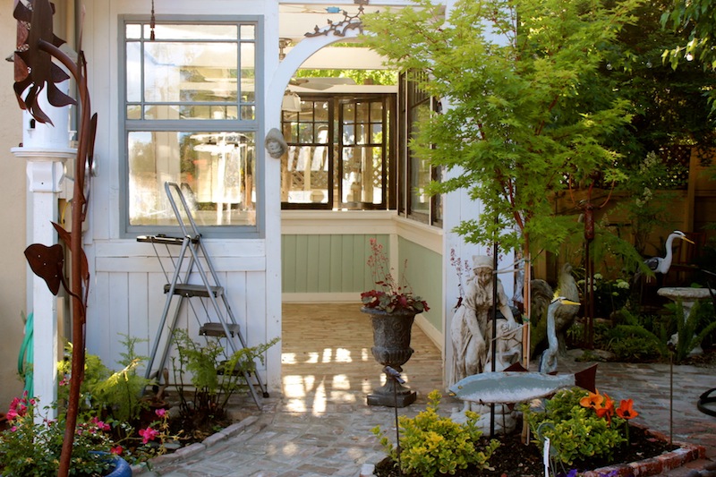 Honey's Treasures: Garden remodeling project.