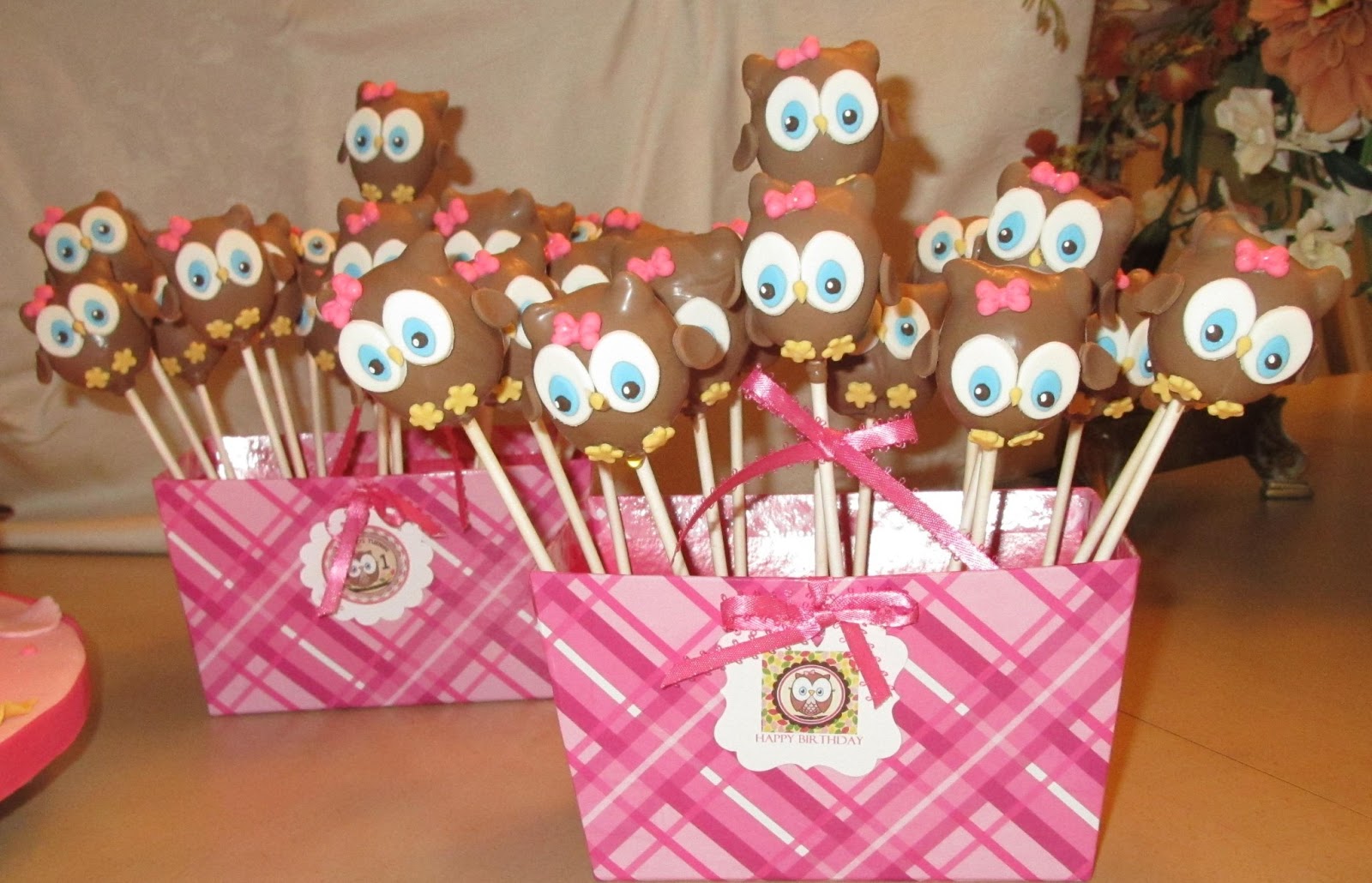 Sweet Frosting CAKE POPS