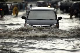 tips mengemudi melewati banjir tips mengemudi melewati banjir