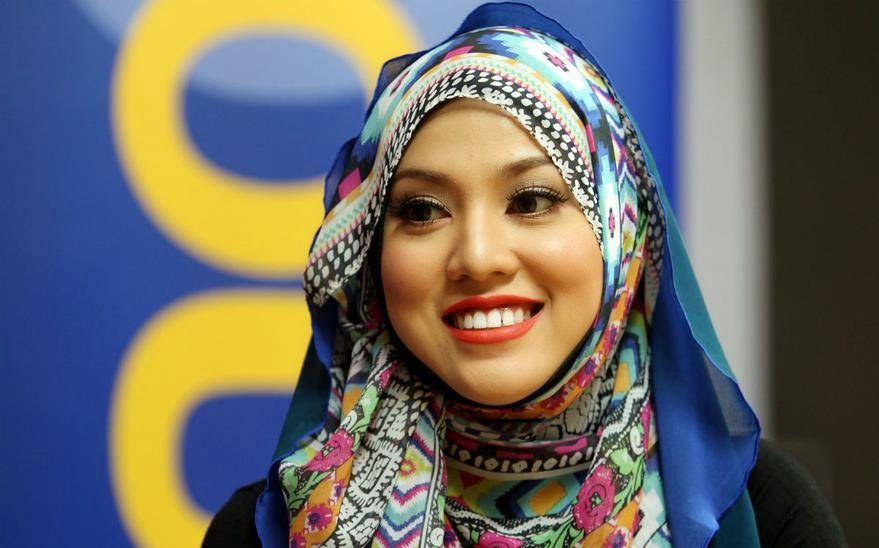 Shila Amzah - Malaysian award winning singer-songwriter | Beautiful Hijab