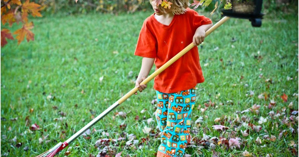 You know how we're an art family... {this moment} raking