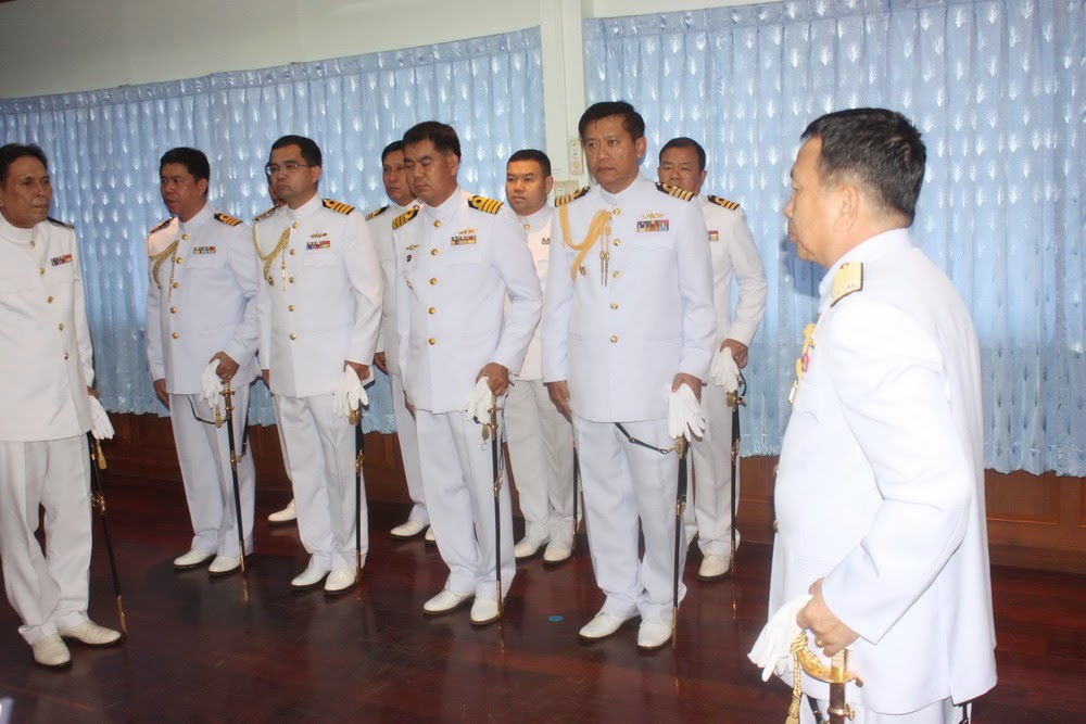 ผู้บัญชาการกองเรือลำน้ำ กองเรือยุทธการ เป็นประธานในพิธีประดับเครื่องหมายยศให้แก่นายทหารประทวนที่ได้รับการเลื่อนยศเป็นว่าที่เรือตรี ผู้บัญชาการกองเรือลำน้ำ กองเรือยุทธการ เป็นประธานในพิธีประดับเครื่องหมายยศให้แก่นายทหารประทวนที่ได้รับการเลื่อนยศเป็นว่าที่เรือตรี