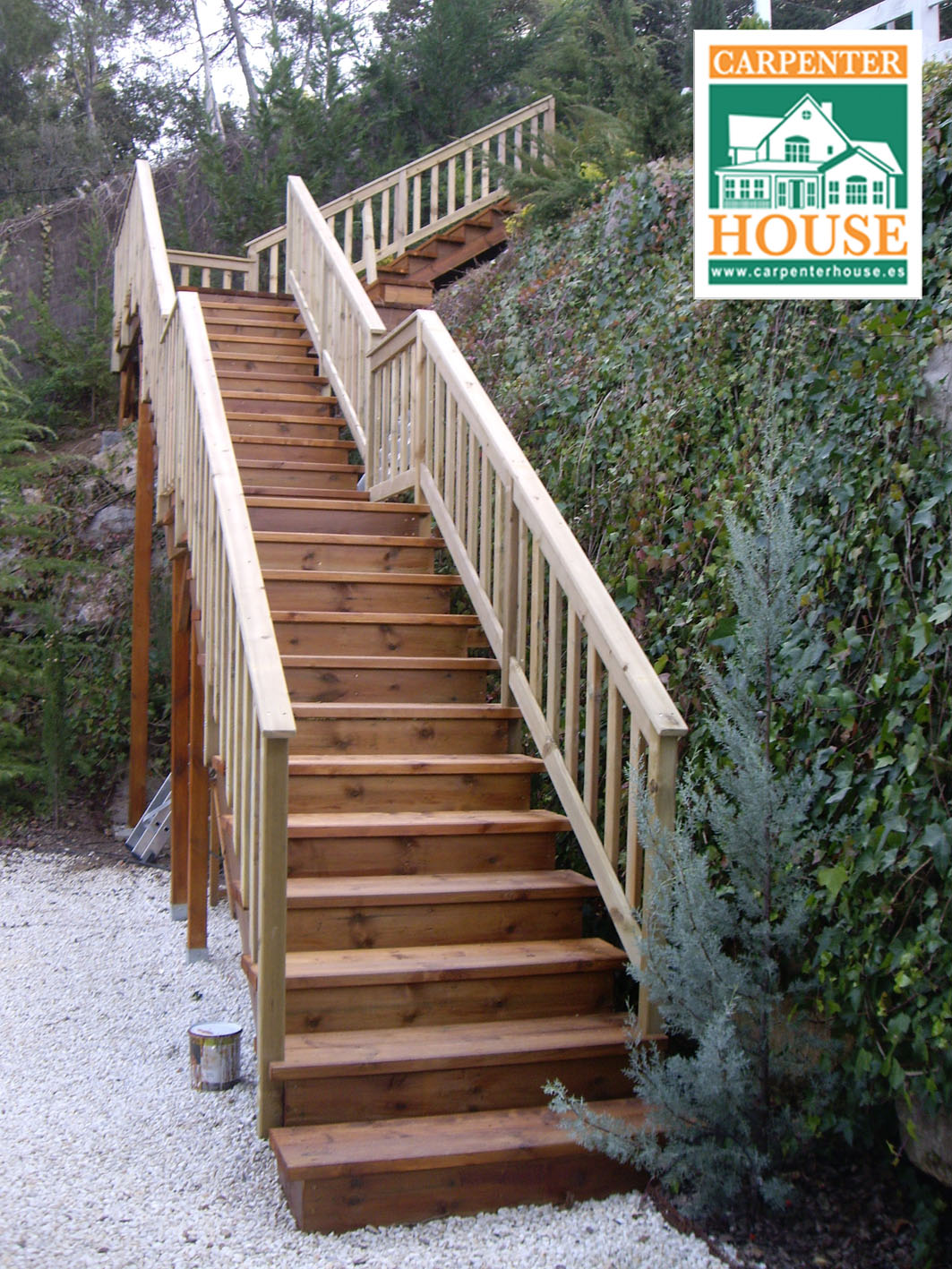 CARPENTER HOUSE, Construcción de una escalera exterior