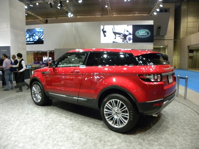 Garage Car Range Rover Evoque reaches Japan Live Pics Tokyo 2011