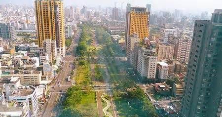 Riosloggers: Calligraphy Greenway, Taichung