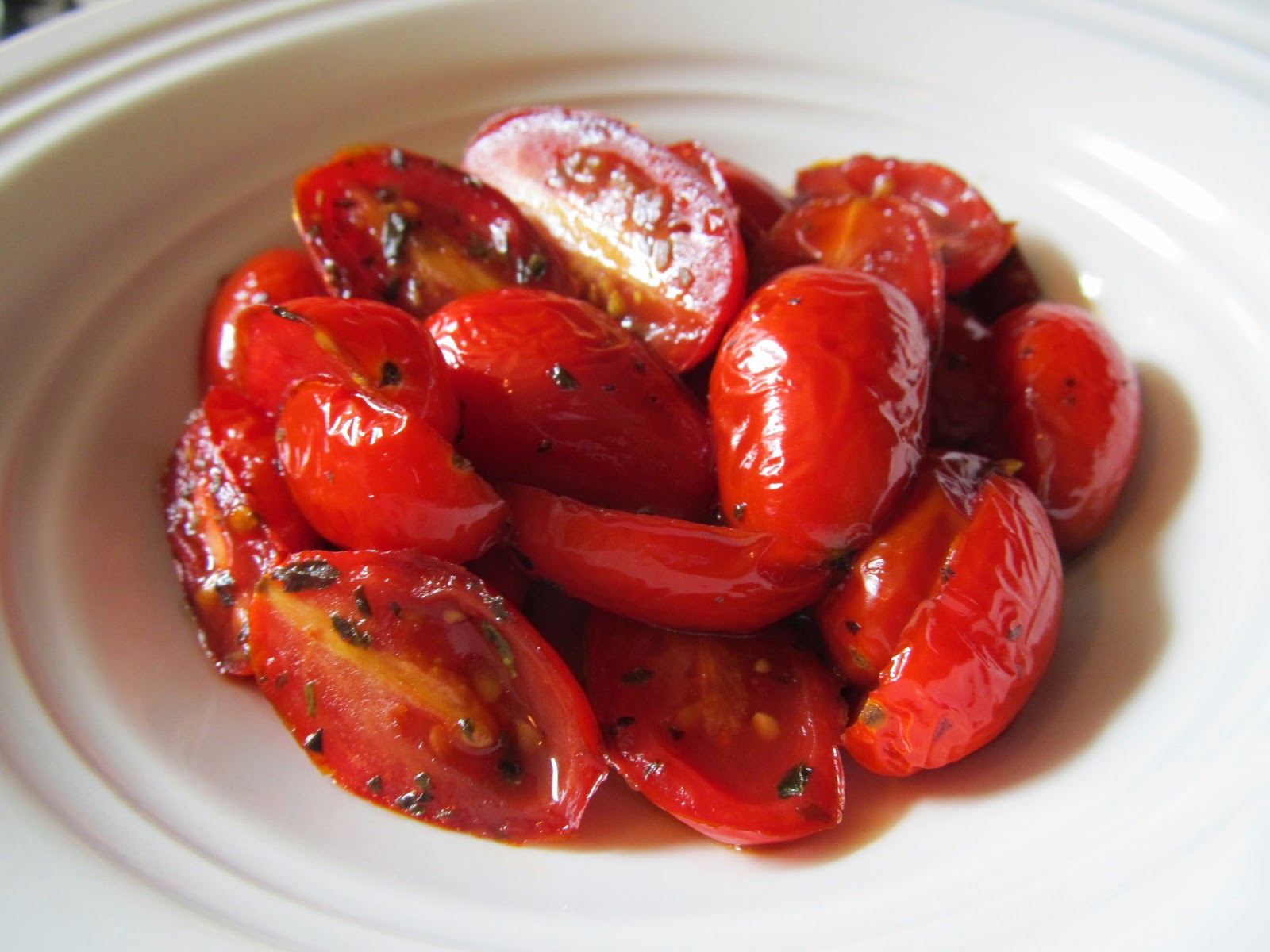 10 sentences about tomato picture