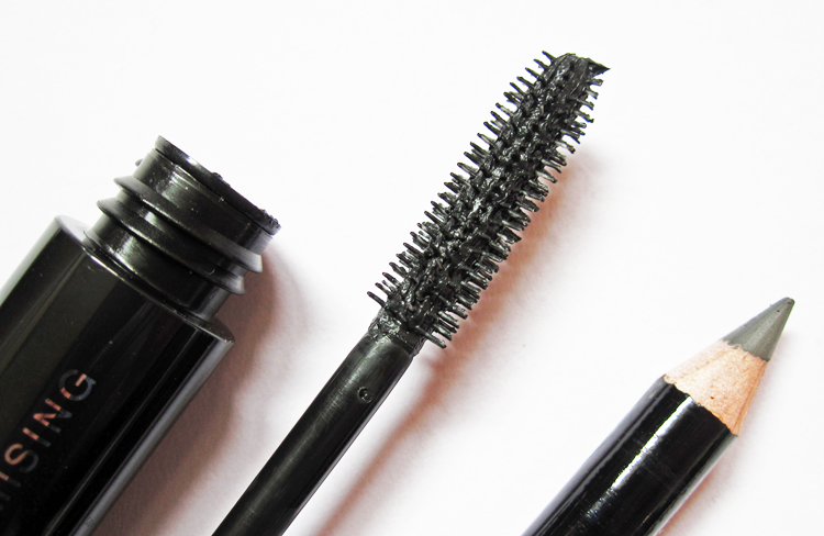 A picture of Green People Volumising Mascara & Anti-Age Eyeliner Pencil - Review