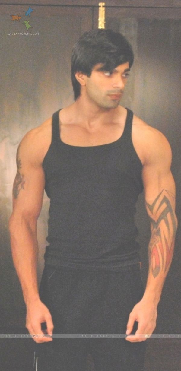 Pixwallpaper - Wallpaper directory : Karan Singh Grover a sexy hunk