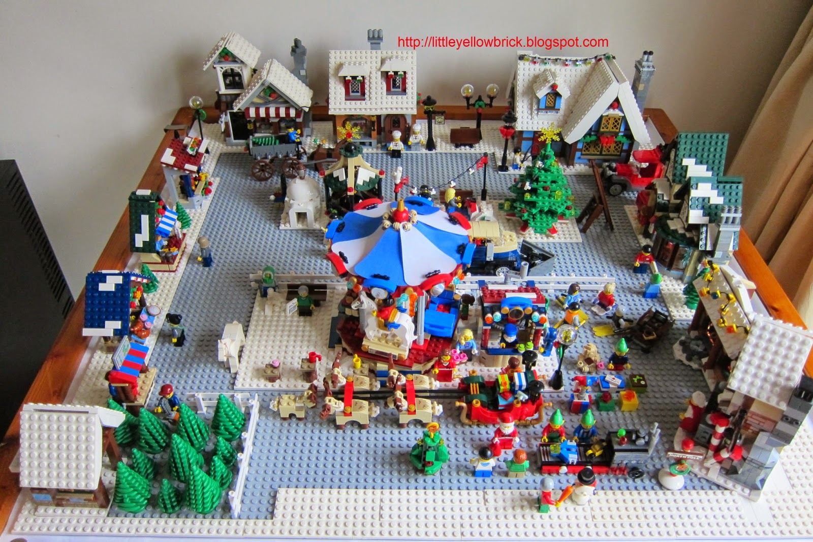 Featured image of post Lego Winter Village Post Office In the cozy post office the worker is hard at work from the pavilion outside musicians fill the air with music while children take in the wintry atmosphere by the park bench before throwing snowballs at