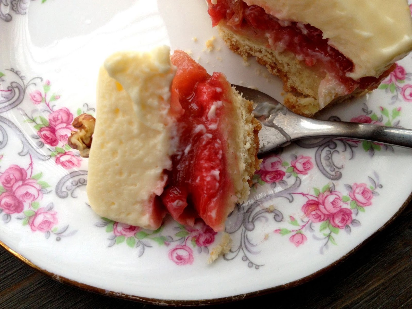 German cream cake with rhubarb and strawberries Fleur d'oranger