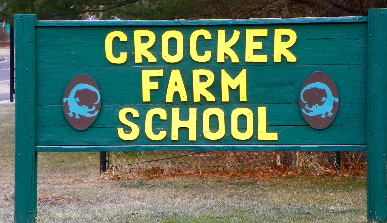 http://2.bp.blogspot.com/-0LGP_aUiekk/Tz04EOTUmkI/AAAAAAAAFnA/1cNXp1-tLtk/s1600/Crocker+Farm+sign.JPG