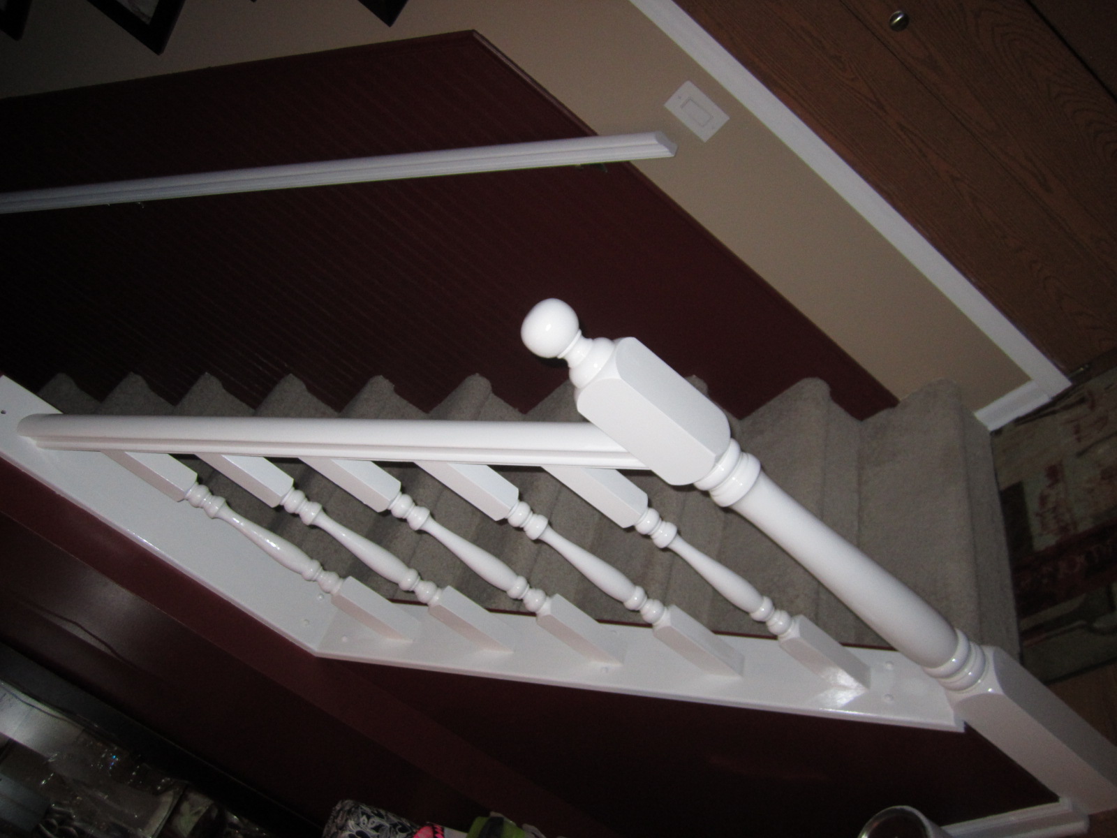 The DIY Momma! How to paint a staircase banister without sanding
