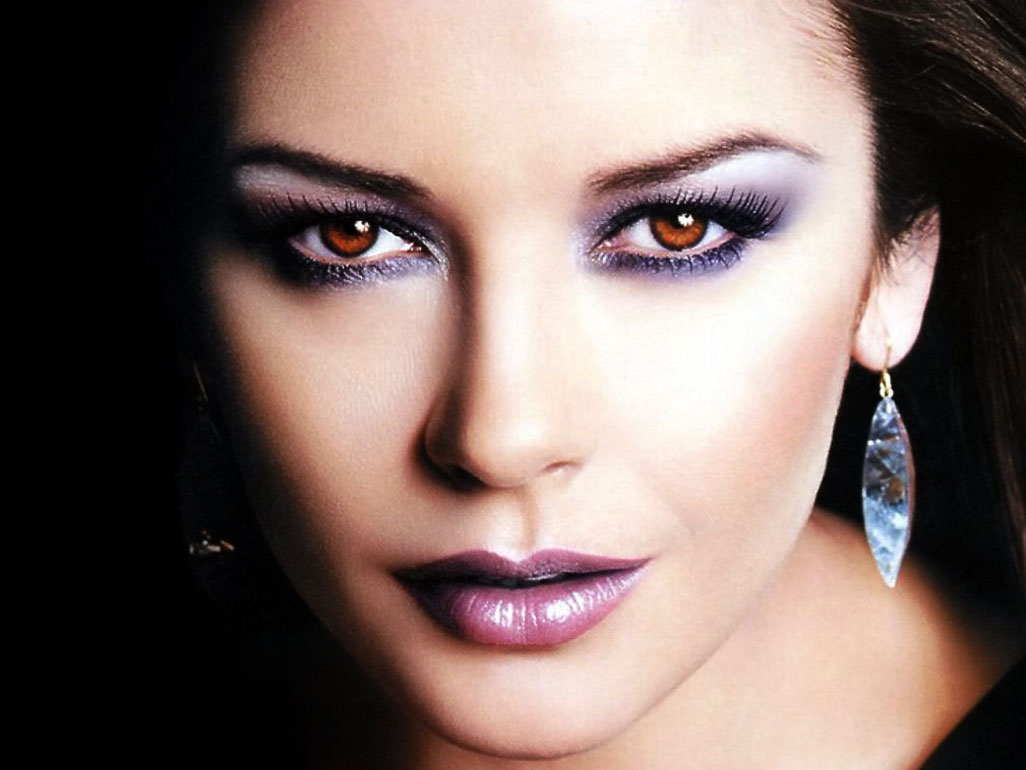 http://2.bp.blogspot.com/-0Mb9UsL9e3E/TyClz1tq5sI/AAAAAAAAPL8/tSGeFhPKt5U/s1600/catherine-zeta-jones-wallpaper.jpg