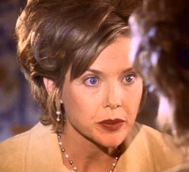 The Stuff That Dreams Are Made Of...: Use of make-up in American Beauty: Beyond the plastic bag...