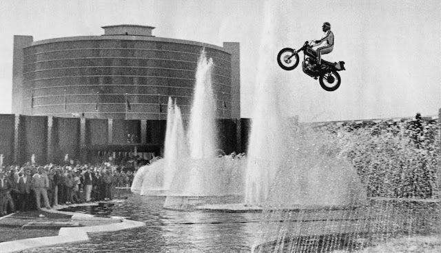 Evel Knievel And The Historic New Year&rsquo;s Eve Jump - Rusty Knuckles