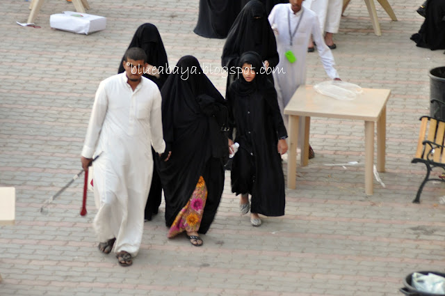 New ladies sexy saudi burka.