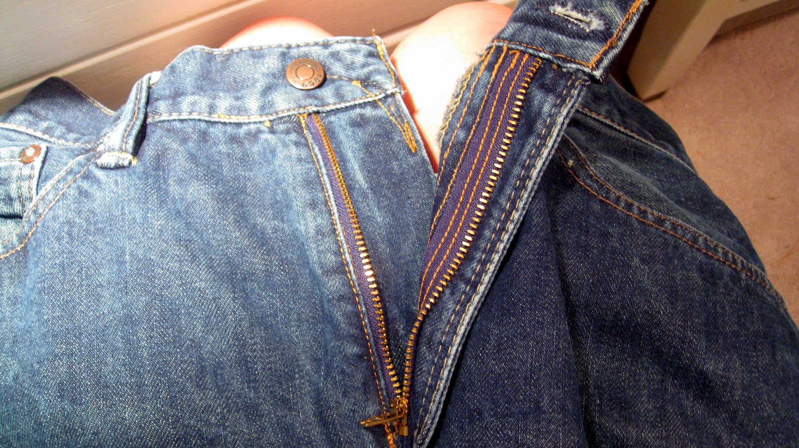 Beth Stone Studio {Home} DIY How to Fix a Broken Zipper