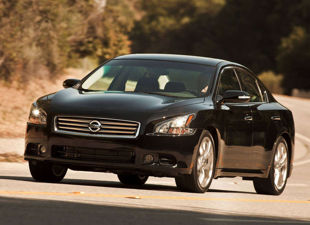 Nissan Maxima Luxurious Car Wallpaper 2011