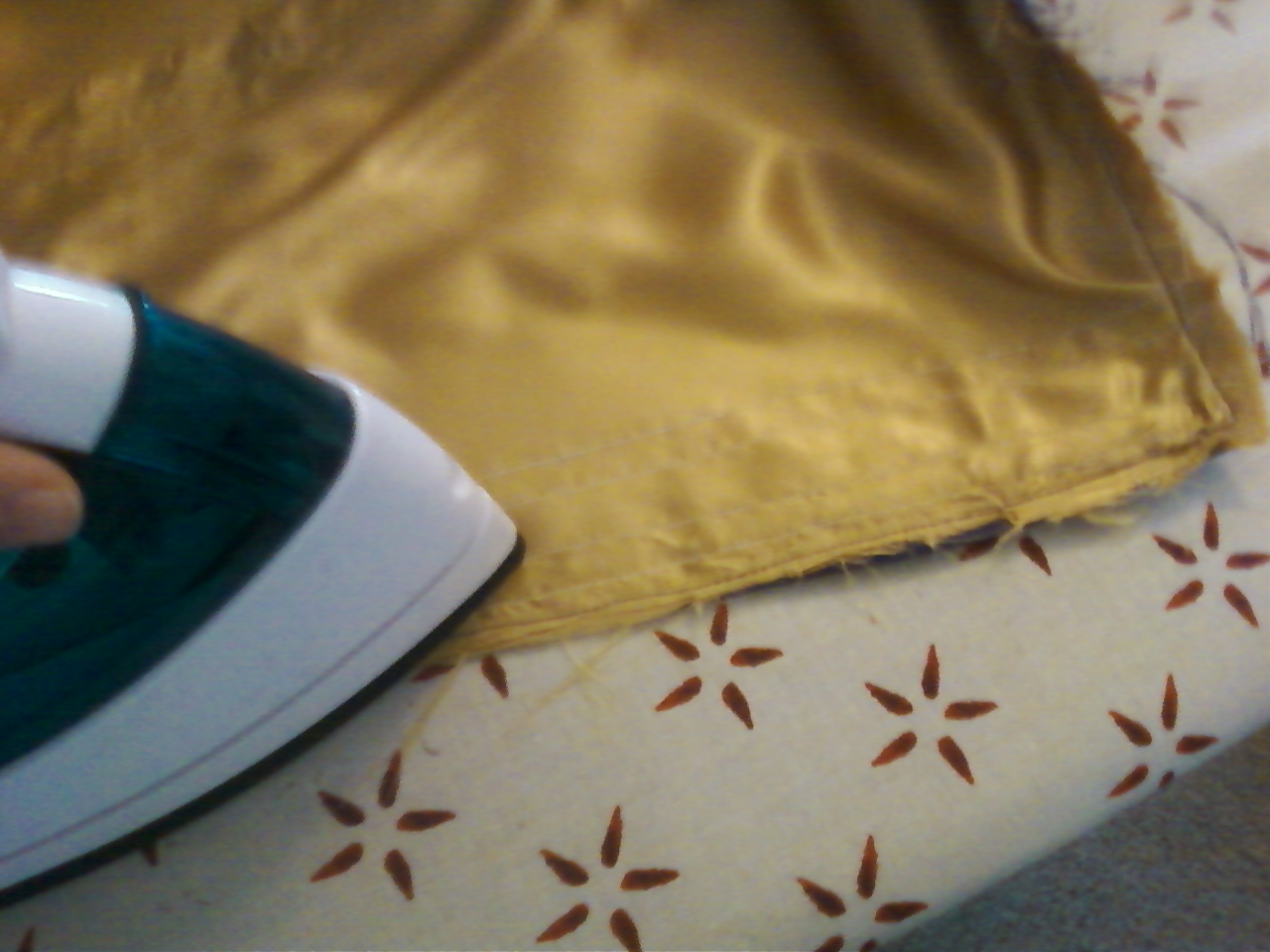 Sew Insane How to get plastic boning to lie flat in less than two minutes