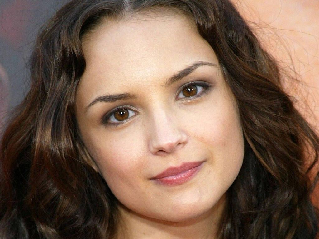 Rachael Leigh Cook photo gallery - high quality pics of 