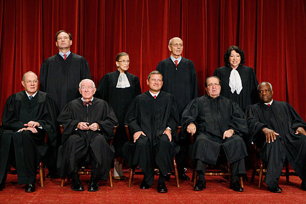 Why Do Judges Wear Black Robes? – History Spaces
