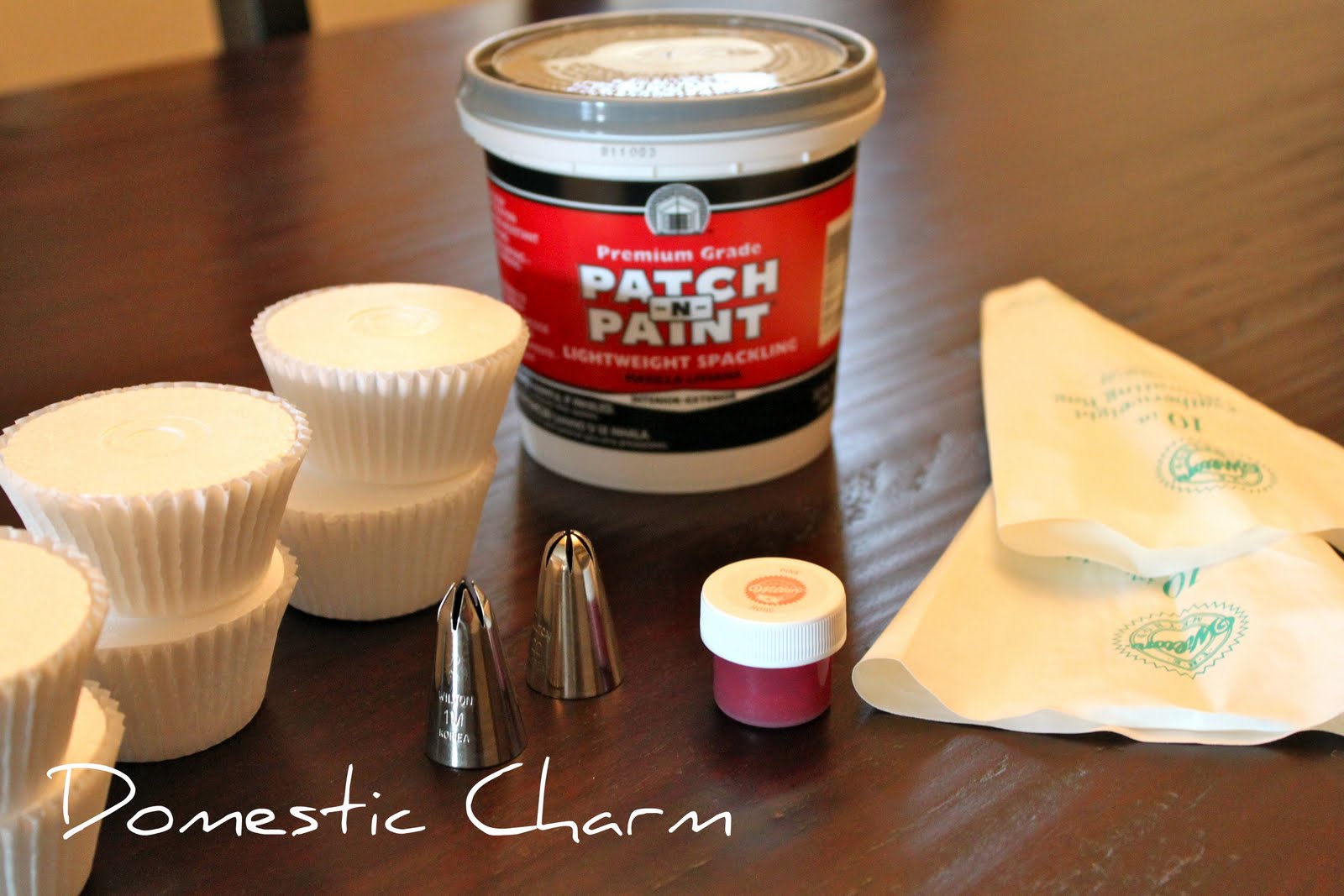 Domestic Charm Cupcake Dummies