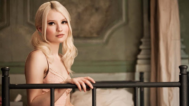 Emily Browning- Wallpapers
