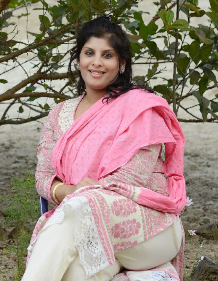 Happy Raikoti : Hot Desi Rich Tamil Aunties Collection 2016 - 2017