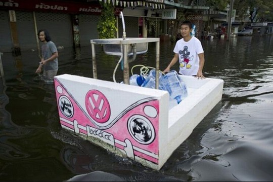 Ide Unik Untuk Menghadapi Banjir di Thailand Ide Unik Untuk Menghadapi Banjir di Thailand