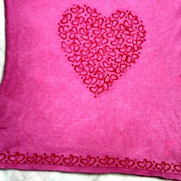 http://creativekhadija.com/2014/01/heartistic-painted-shirt-valentines-day-craft/