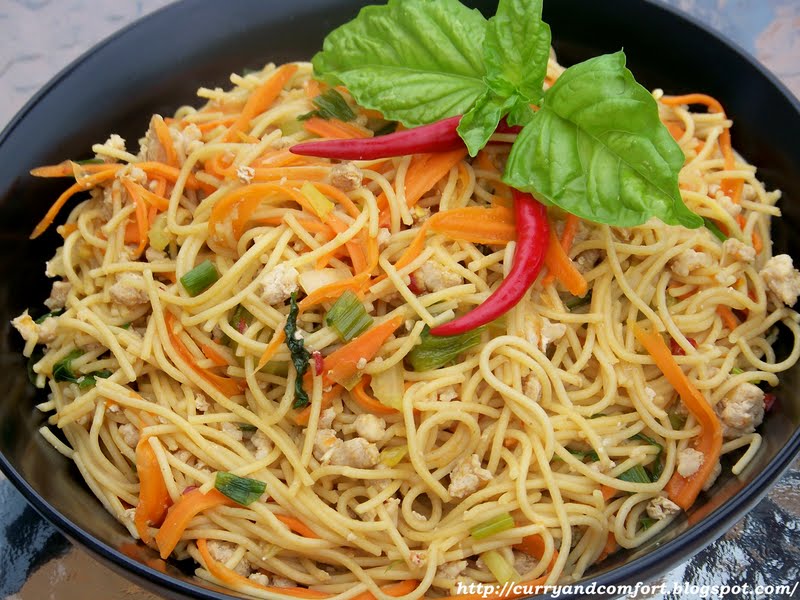 Kitchen Simmer Thai Noodles with Chicken