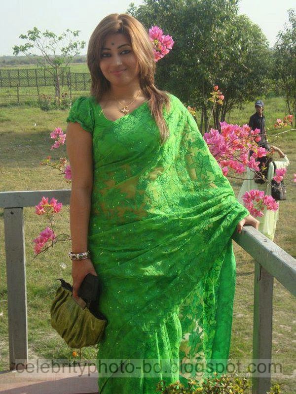 Modern+Cute+Bengali+girls+with+Various+Saree008 Smartwikibd.Net