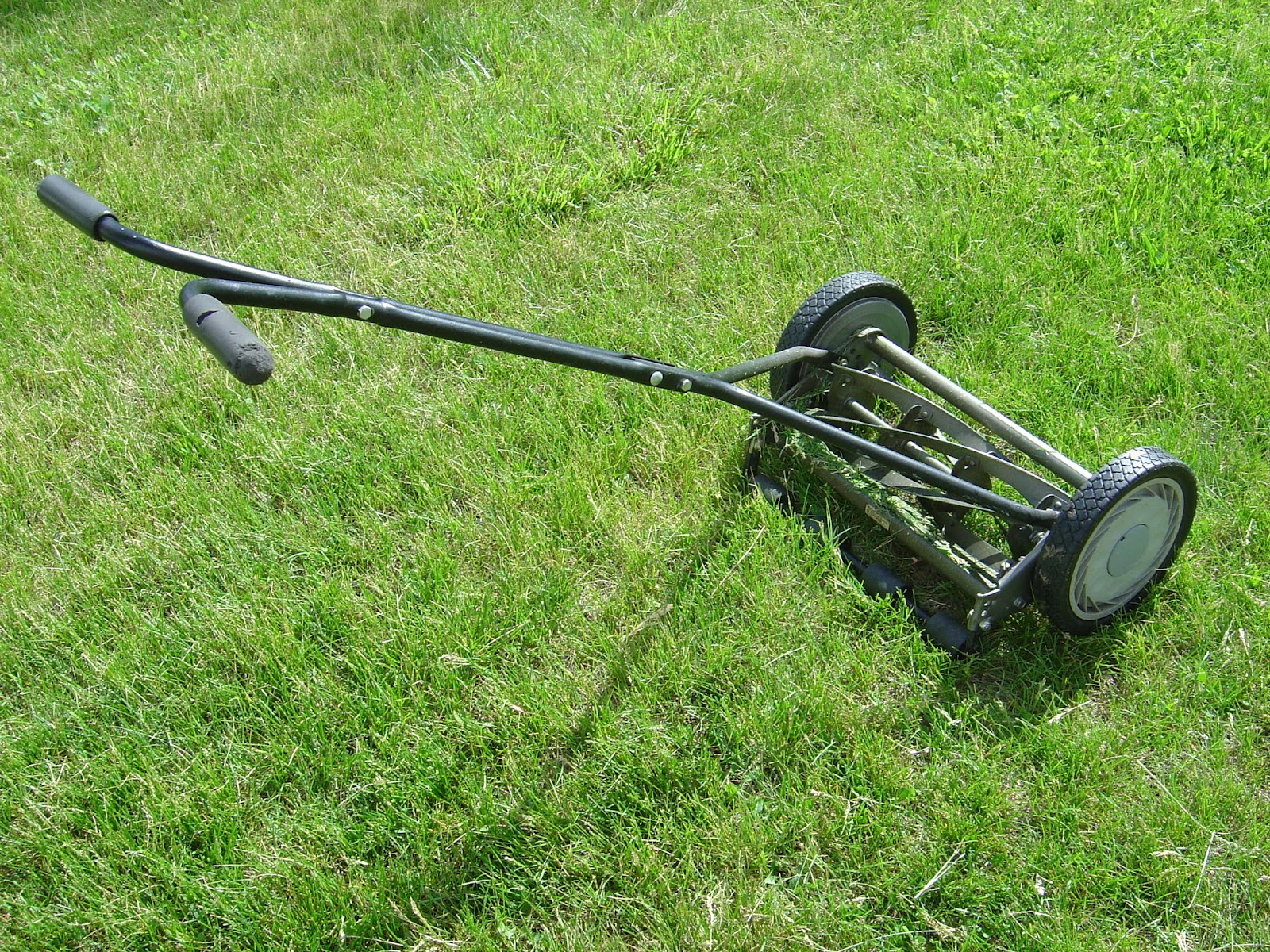 hand_push_reel_lawn_mower.JPG