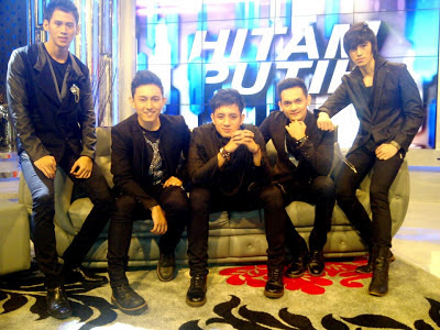 D'Flash Group Vocal Cowok-Cowok Ganteng