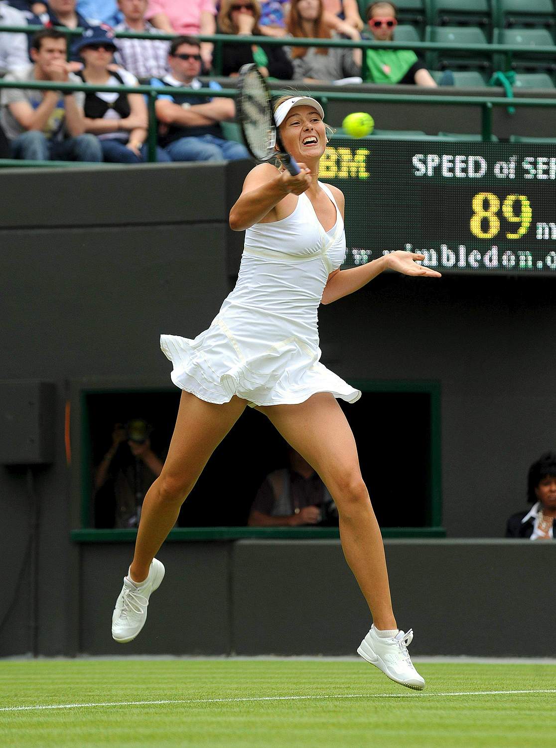 http://2.bp.blogspot.com/-0XzPXD50hYY/ThDTZD_f_TI/AAAAAAAARsQ/EfPZ1lm1Lq0/s1600/Maria+Sharapova+%282%29.jpg