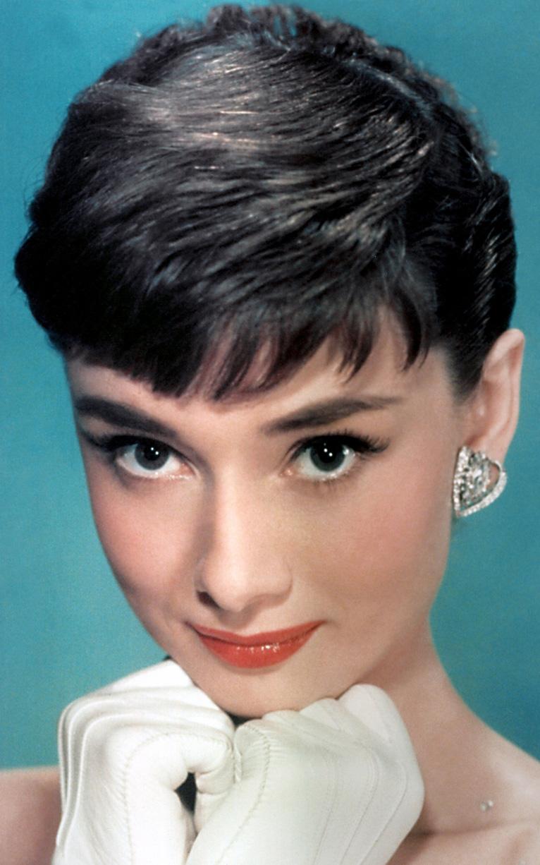 32 Iconic Style Moments of Audrey Hepburn in the 1950s and 1960s