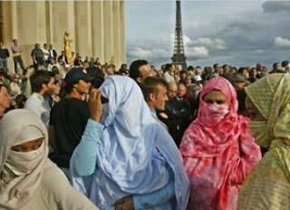 Populasi Muslim di Prancis Meroket