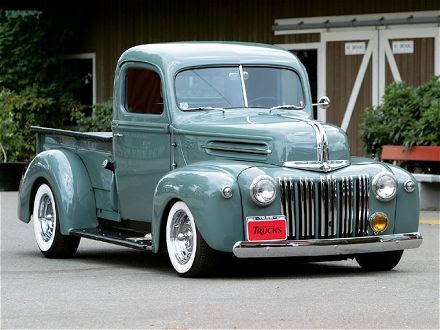 Old Classic Car With Passenger Seat That Spins Old Classic Car With Passenger Seat That Spins