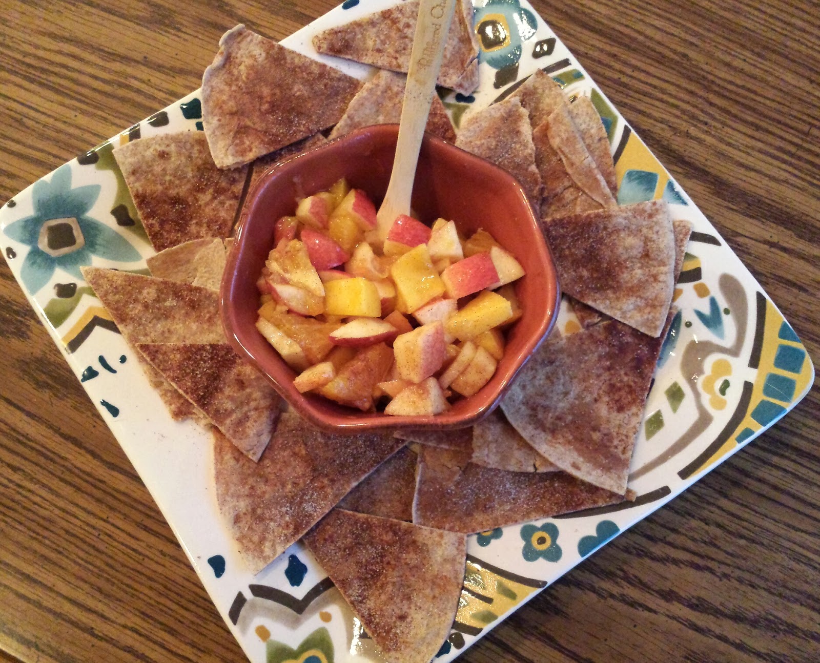 fruit salsa with cinnamon sugar chips
