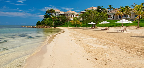 Luxury homes for sale on Roatan overlooking the beach Luxury homes for sale on Roatan overlooking the beach