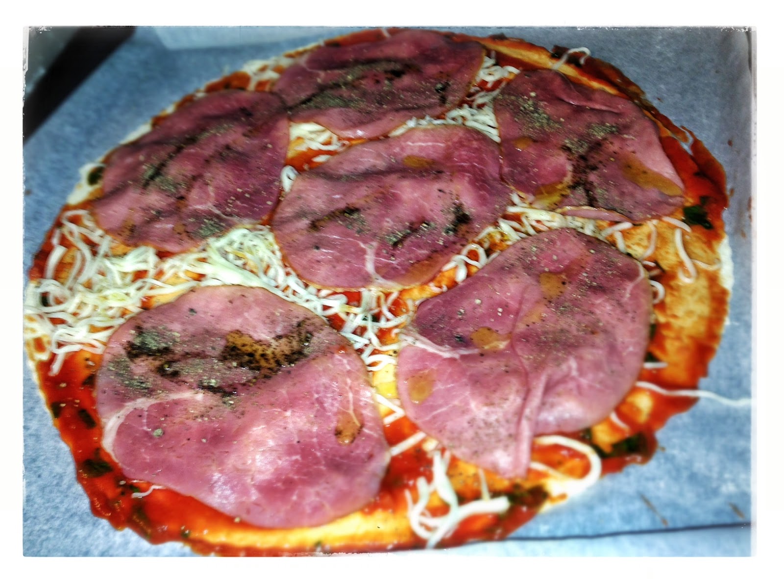 3 farklı Ev Yapımı İtalyan Pizza Sosili, Füme Etli ve Jambon&amp;Karışık