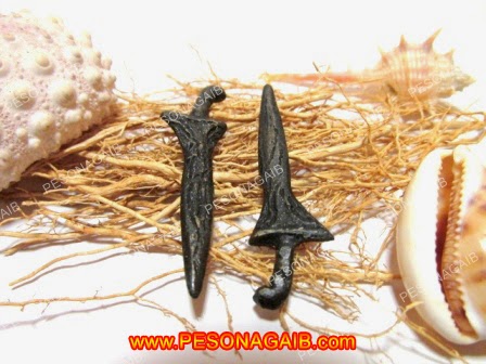 Jual Keris Mini Nogososro untuk perlindungan dan menambah kewibawaan keris mini, keris kecil, keris unik, keris langka, warangka keris, nogososro nogo sosro, nagasasra, naga sasra, misik hitam, anti terawang, aji panglimunan, kewibawaan tingkat tinggi, perlindungan instan, jimat kebal, jimat kewibawaan, jimat perlindungan, jimat keris, jimat kecil, azimat keris, keris untuk perlindungan
