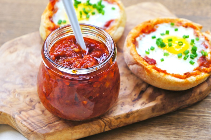 Baked Eggs With Spicy Tomato Sauce