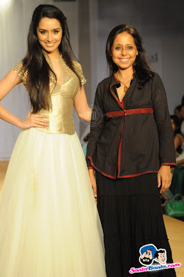 Shraddha Kapoor walks the ramp for designer Anju Modi at Delhi Couture Fashion Week-2011 photos