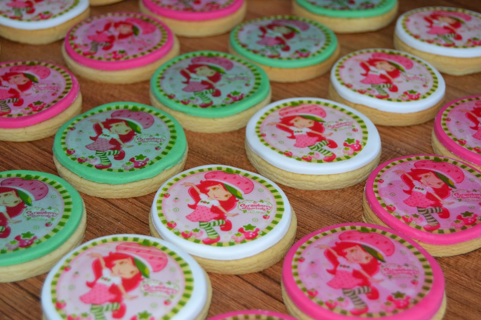 Butik Kurabiye ve Pasta Çilek Kız Partimiz ve Pasta &amp; Kurabiye &amp; Cupcake